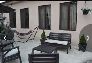 Дома для отпуска Sweet home with a veranda Батуми Дом для отпуска-6